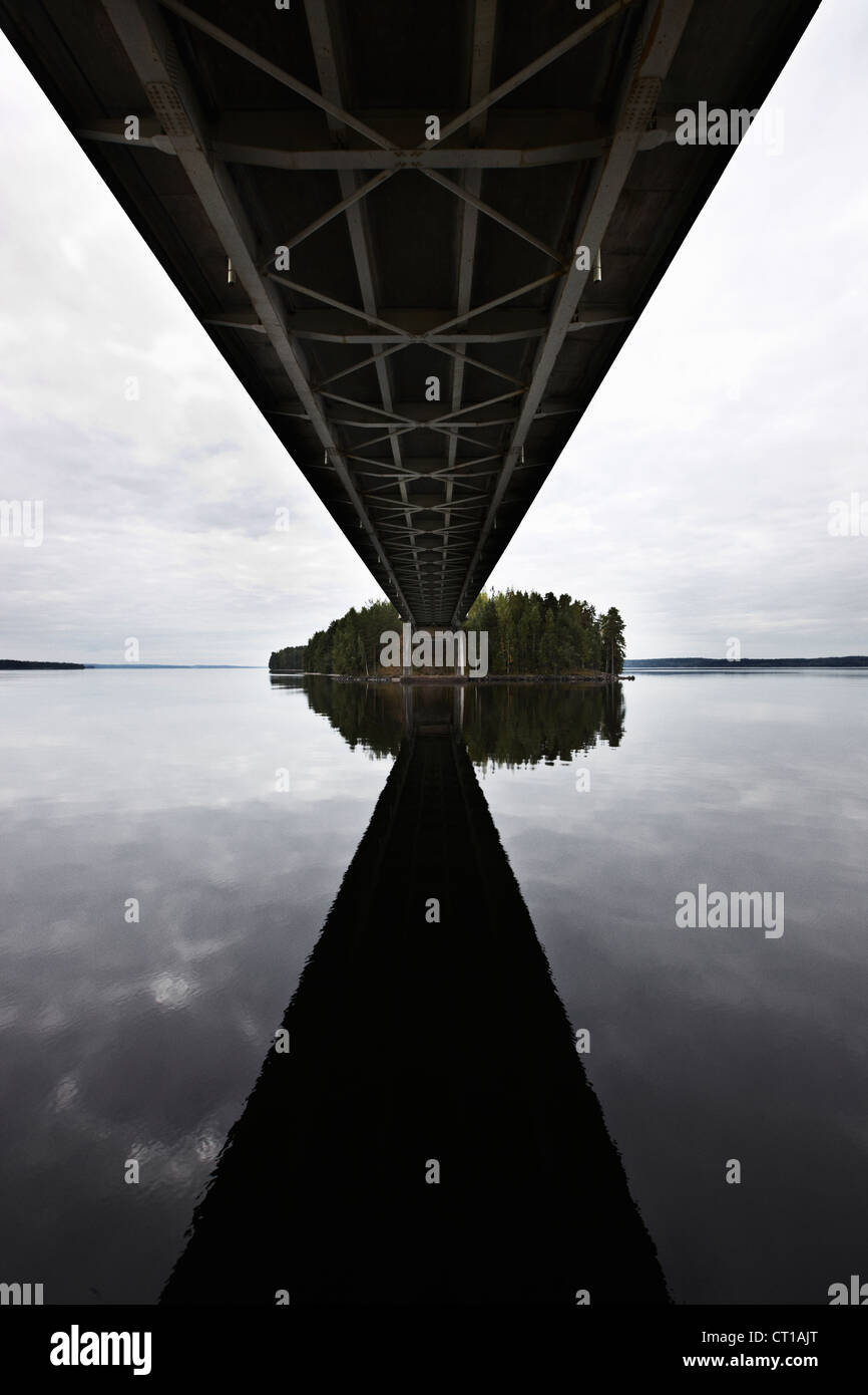 Still lake reflecting sky hi res stock photography and images Alamy Still lake reflecting sky hi res stock photography and images Alamy
