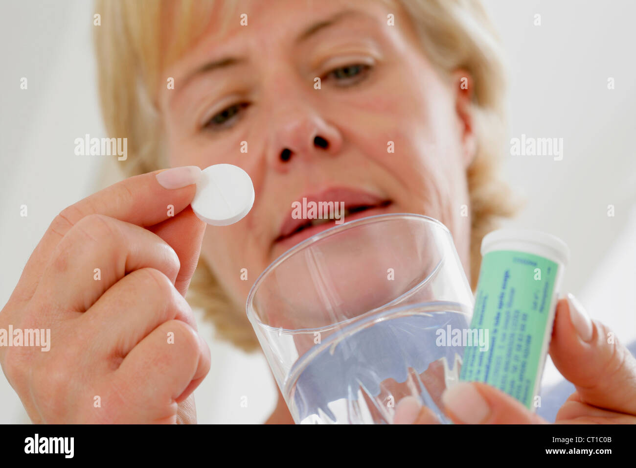 Elderly and aspirin hires stock photography and images Alamy