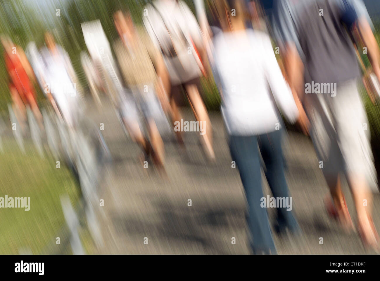 Woman focus crowd hi-res stock photography and images - Alamy