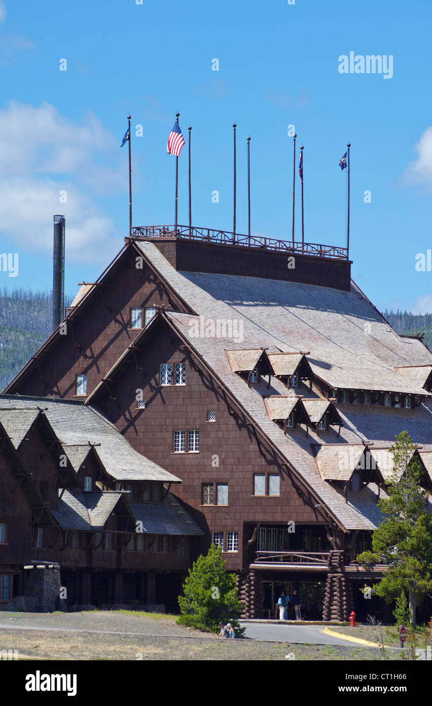 Old Faithful Lodge, Yellowstone National Park. Wyoming, USA Stock Photo -  Alamy