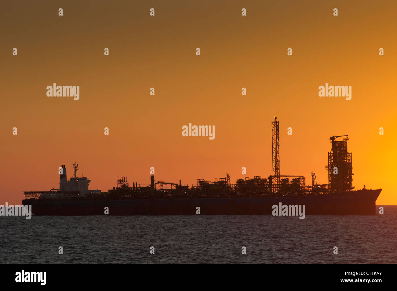 Oil storage silhouette hi-res stock photography and images - Alamy