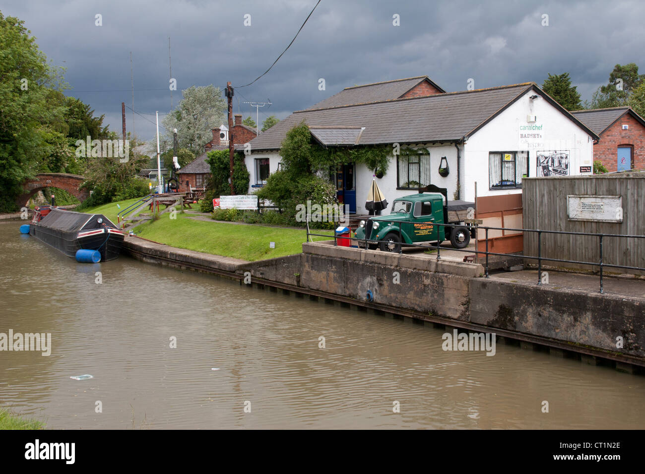 Badseys bistro on the bank of the Oxford Canal near the bridge number 71at Hillmorton. Stock Photo