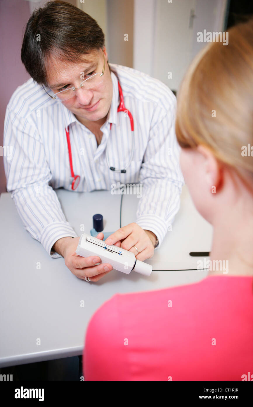 BREATHING, SPIROMETRY ADOLESCENT Stock Photo - Alamy