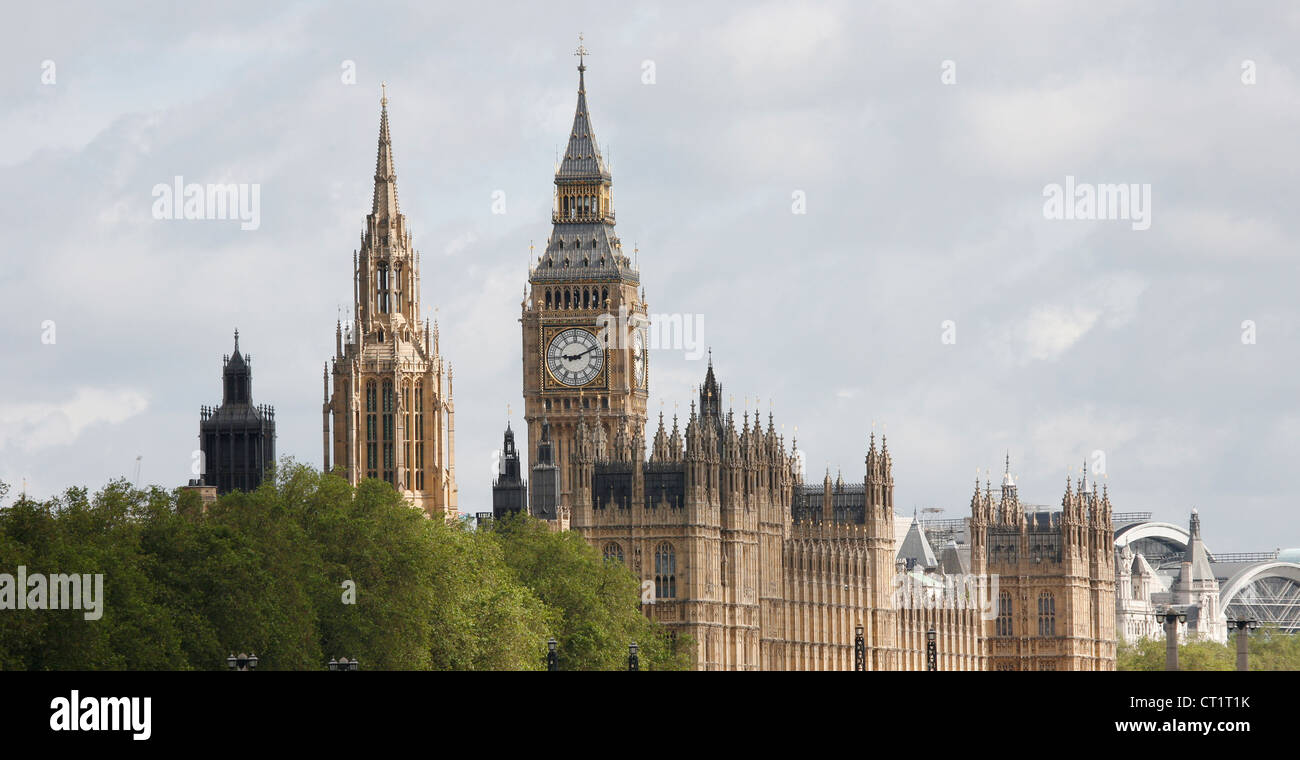 London skyline, Westminster Palace, Big Ben and Victoria Tower, seen from South Bank Stock Photo