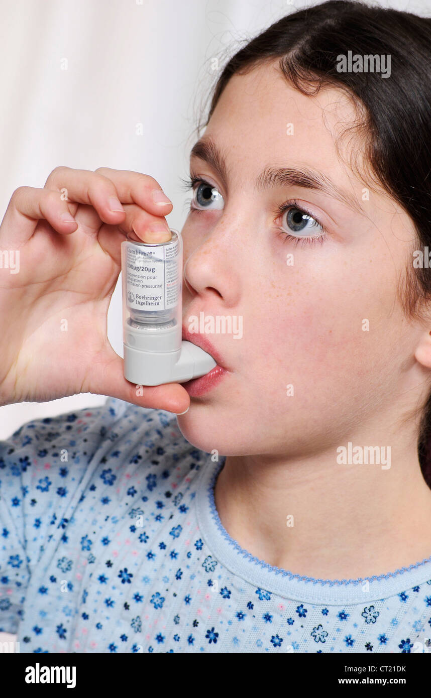 ASTHMA TREATMENT, CHILD Stock Photo Alamy