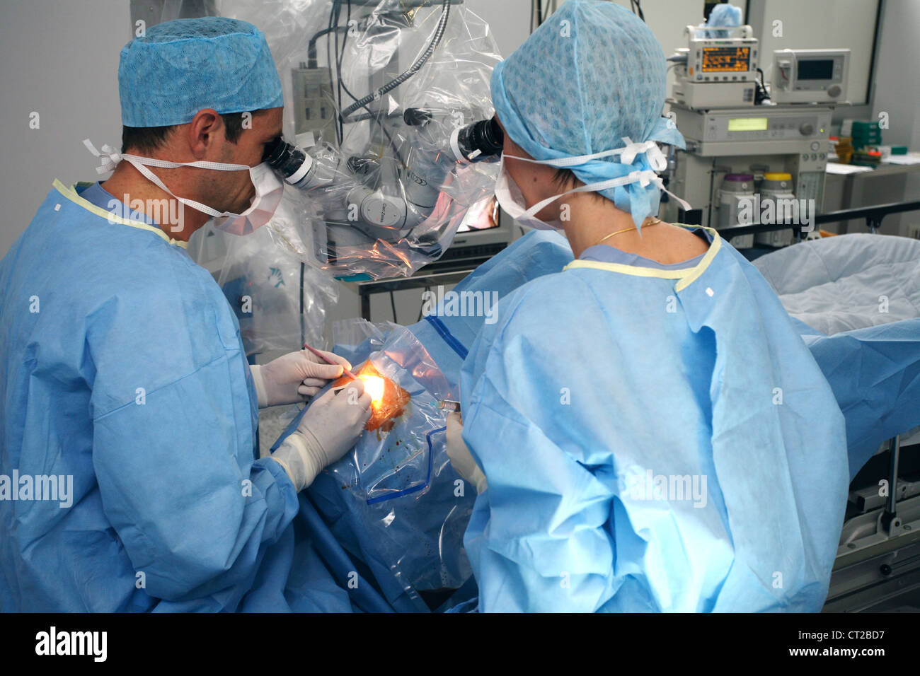 Old microscope surgery hi-res stock photography and images - Alamy