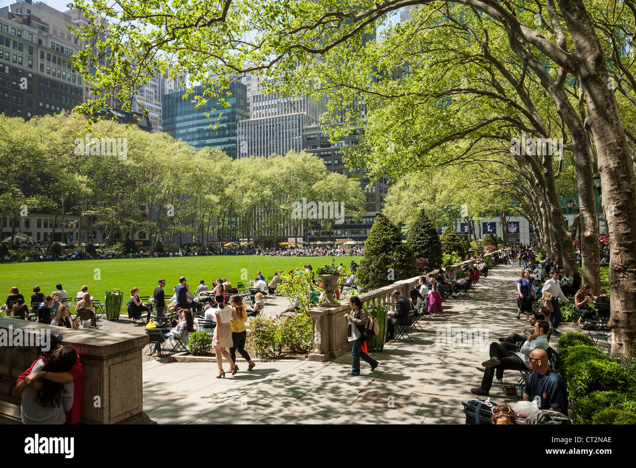 People Enjoying Springtime Day, Bryant Park, NYC Stock Photo - Alamy