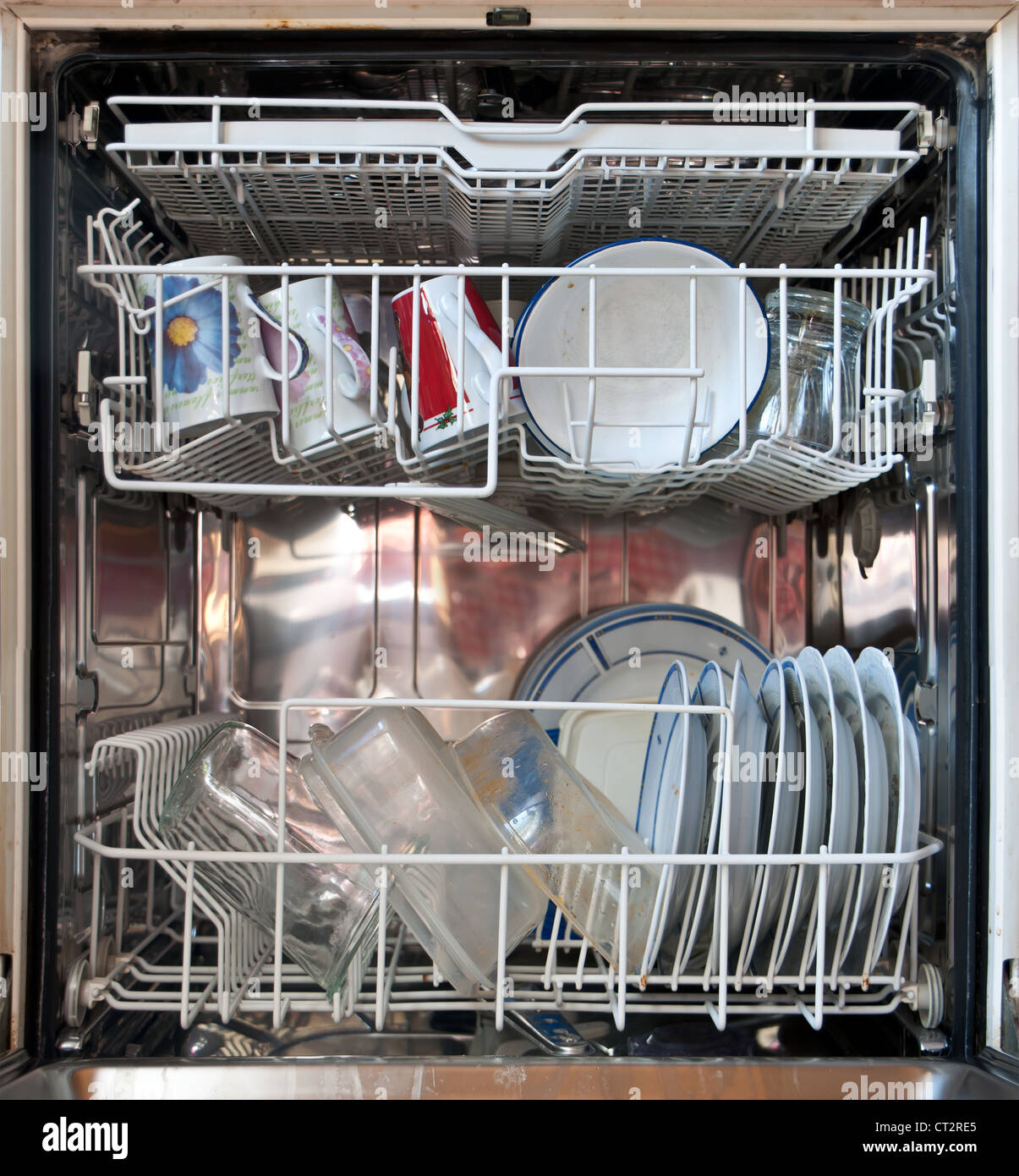 Photo of a full dishwasher Stock Photo Alamy