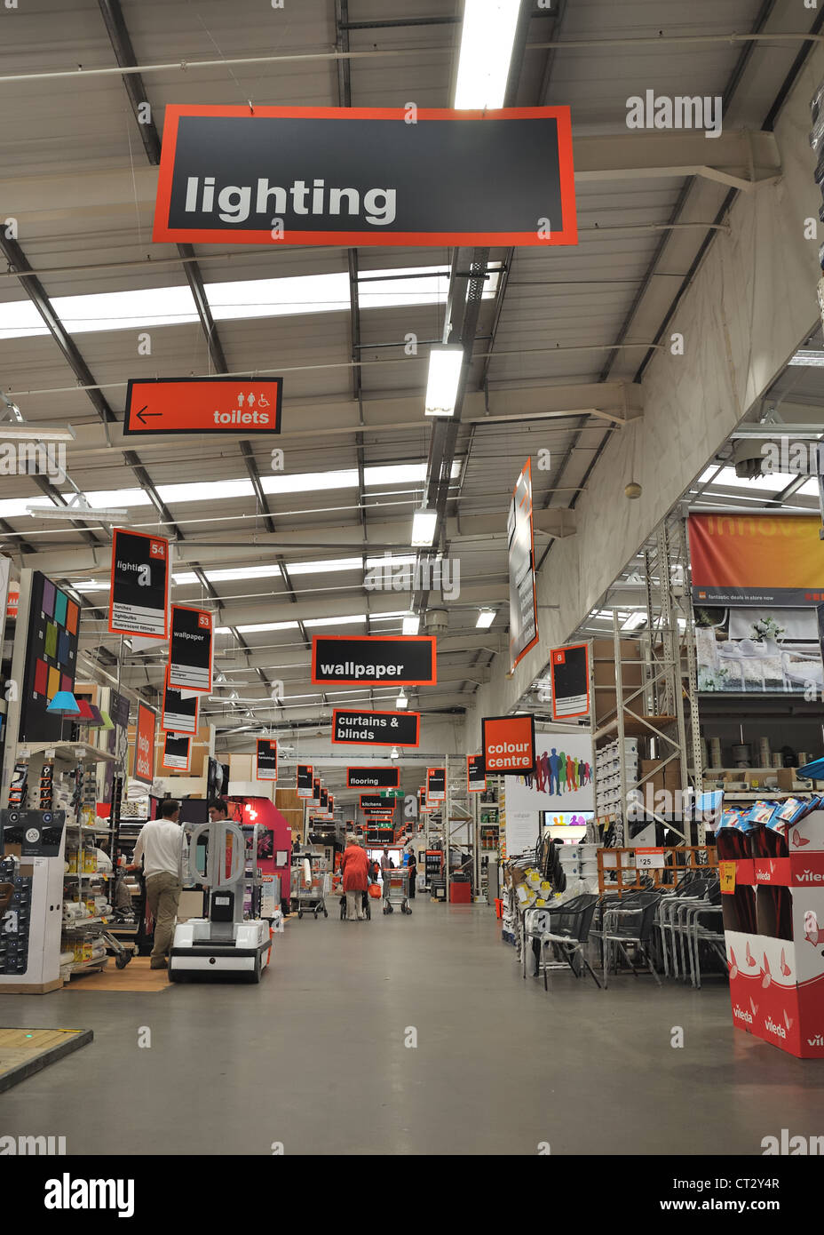 This is the B&Q DIY home improvement store at Darnley in Glasgow's southside. Stock Photo
