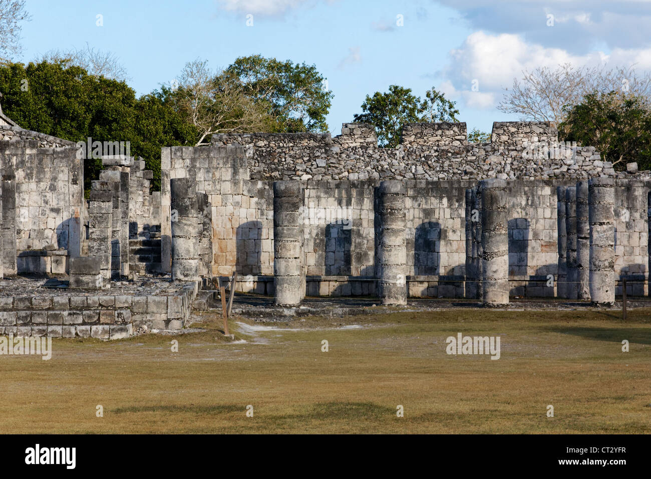 Ruined colonnades in the Mayan city of Chichen Itza, Yucatan, Mexico. Stock Photo