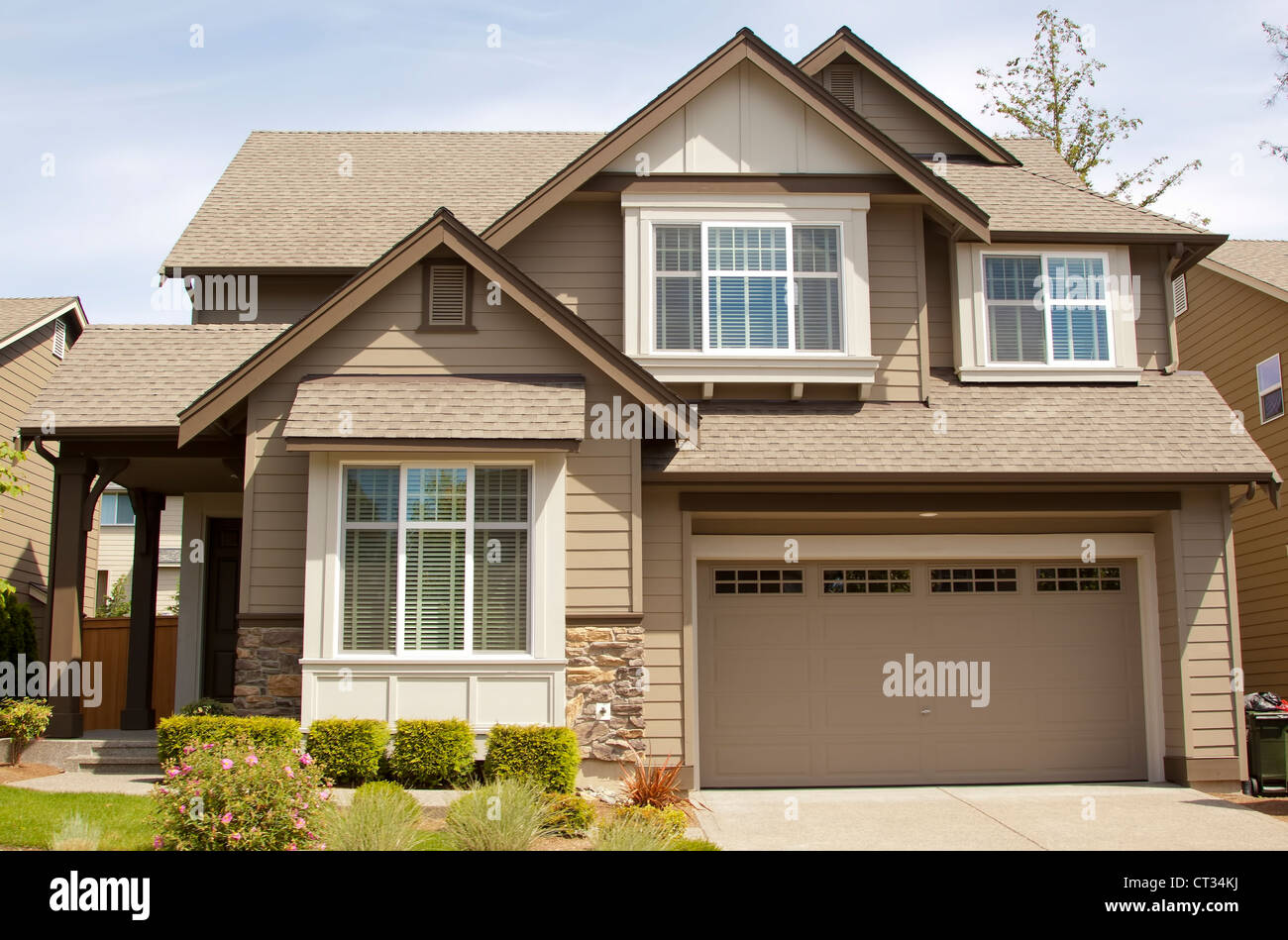 beautiful house with blue sky and lush landscape Stock Photo - Alamy