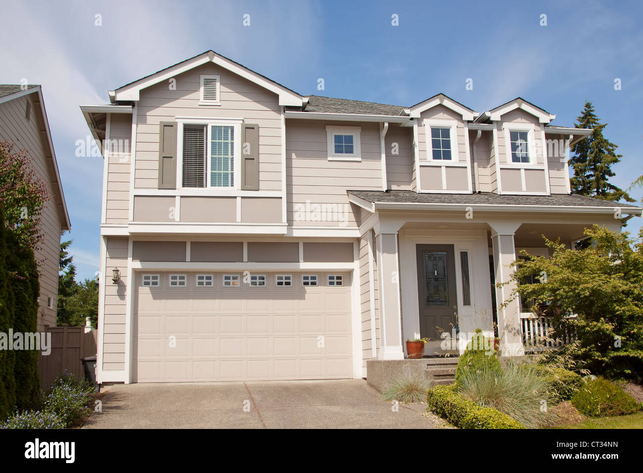 beautiful house with blue sky and lush landscape Stock Photo - Alamy