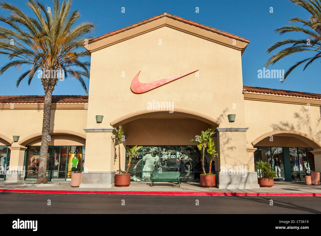 Nike shoe outlet hi-res stock photography and images - Alamy