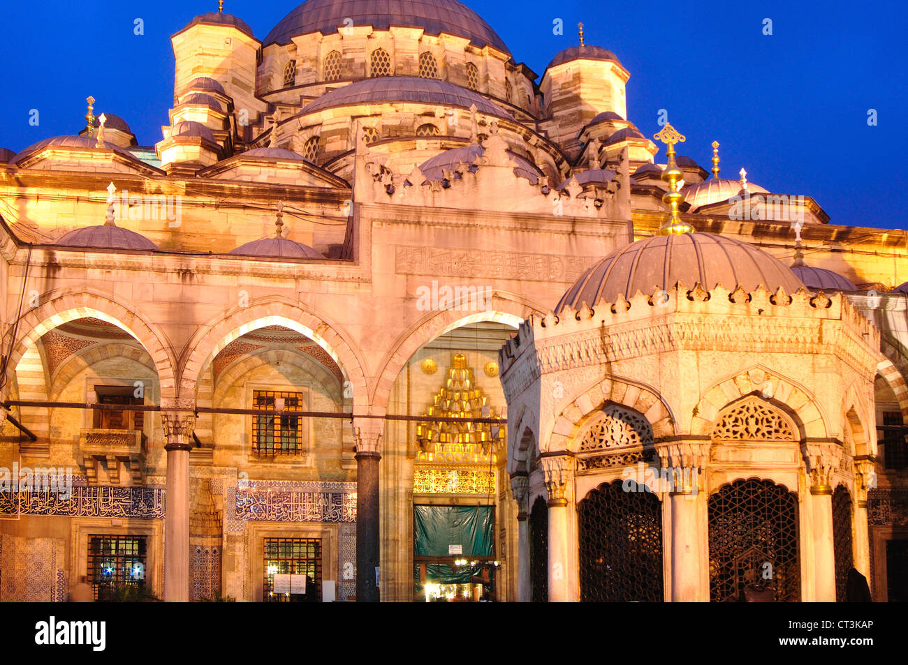Turkey, Istanbul, The New Mosque or Mosque of the Valide Sultan at Night Stock Photo