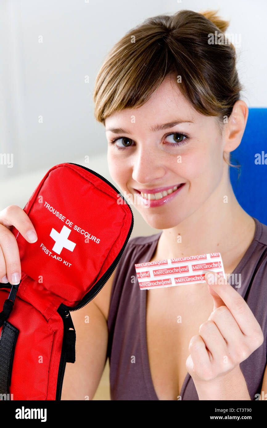 First aid kit 1 hi-res stock photography and images - Alamy
