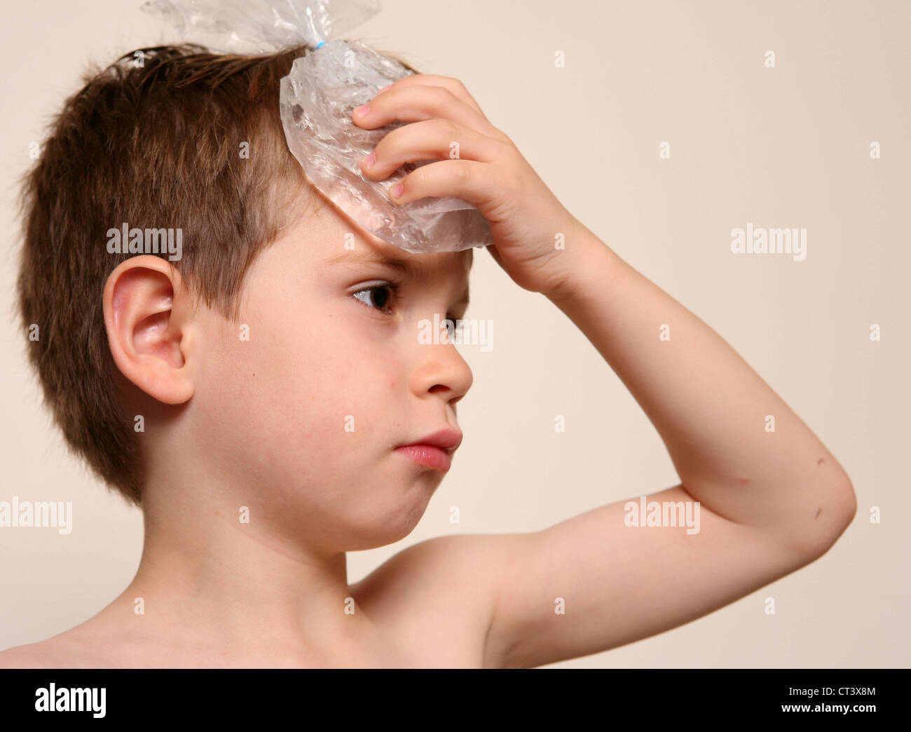 COLD THERAPY CHILD Stock Photo Alamy