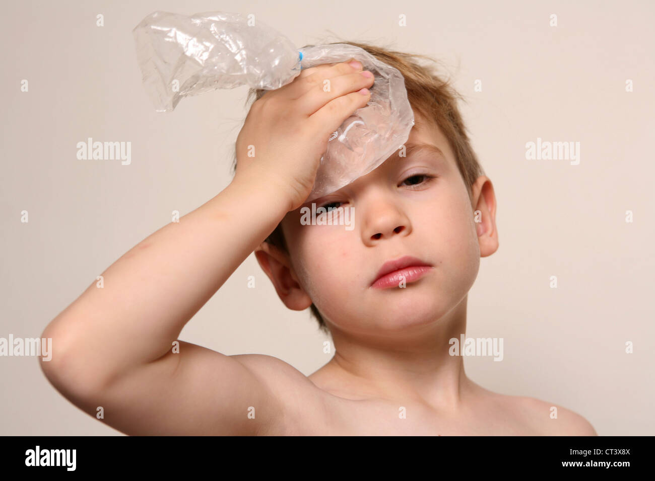 COLD THERAPY CHILD Stock Photo Alamy