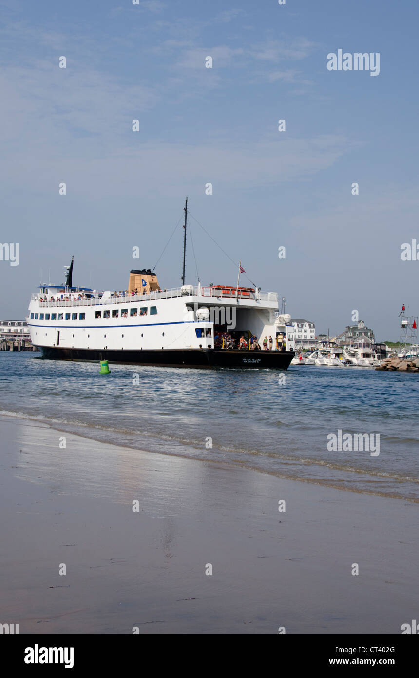 Rhode Island, Block Island. Block Island Ferry sailing into the harbor