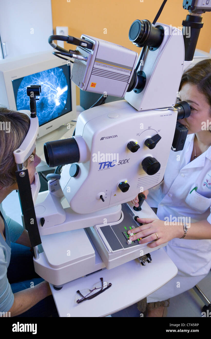 FLUORESCEIN ANGIOGRAM OF EYE Stock Photo Alamy