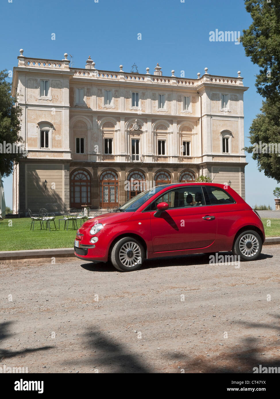 Red Fiat 500 outside the Park Hotel Villa Grazioli, Grottaferrata, Rome, Italy Stock Photo