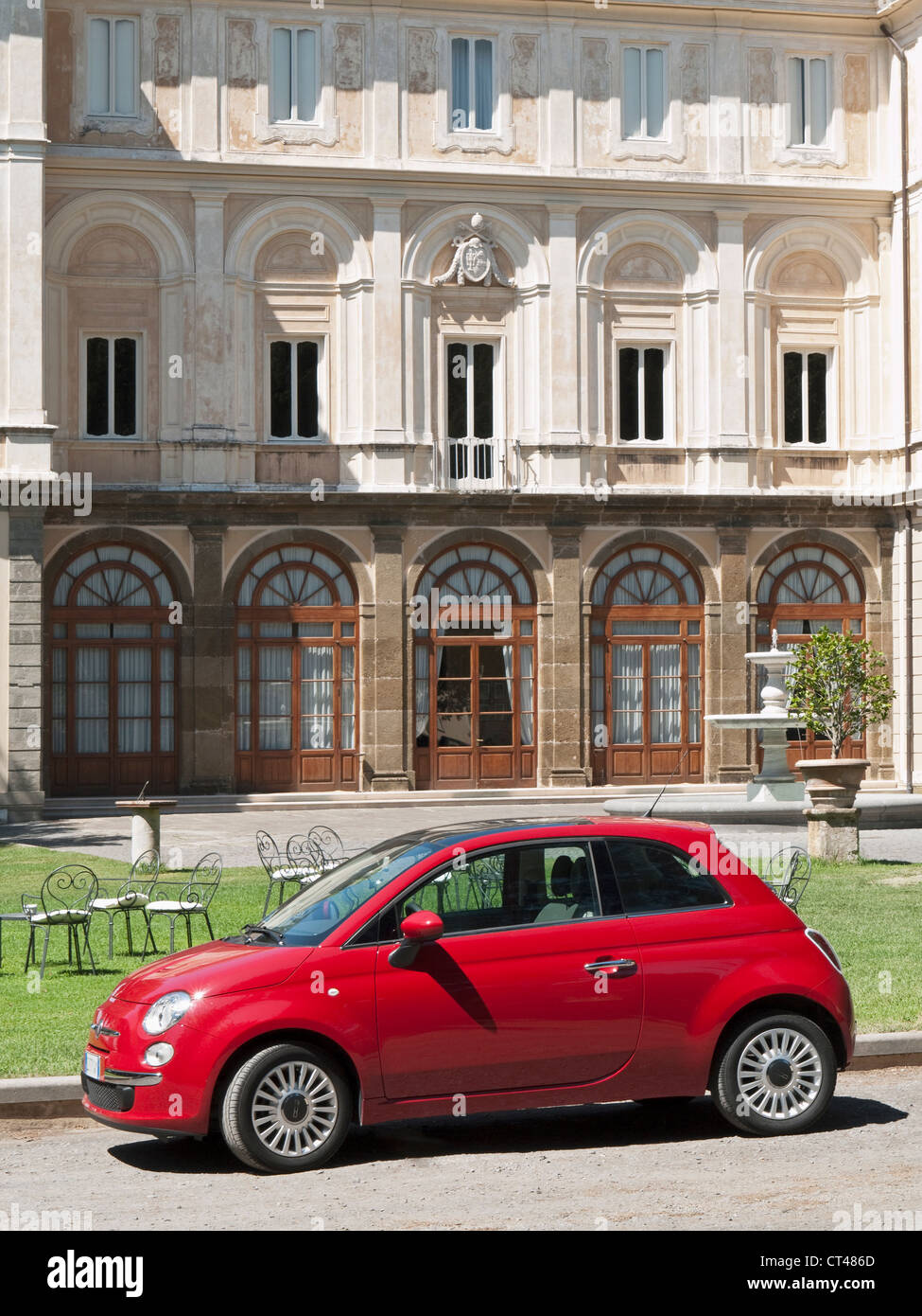 Red Fiat 500 outside the Park Hotel Villa Grazioli, Grottaferrata, Rome, Italy Stock Photo
