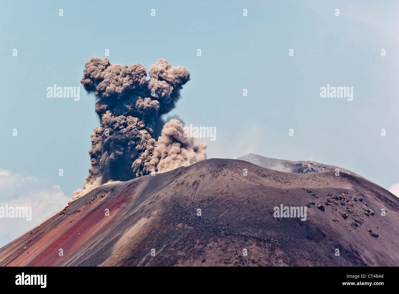 L'enfant de Krakatoa image stock. Image du fumée, volcan - 13530731