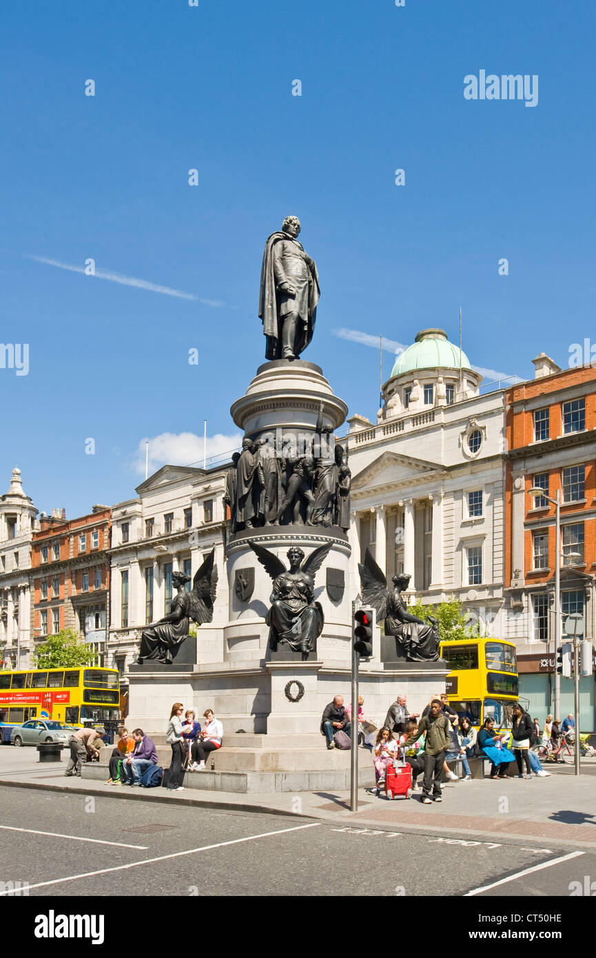 The O'Connell monument in O'Connell street in the center of Dublin