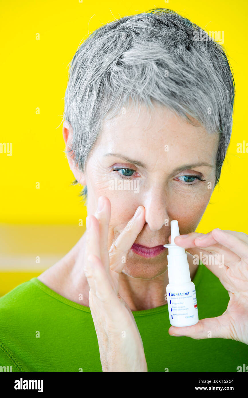 Ear treatment drops hires stock photography and images Alamy
