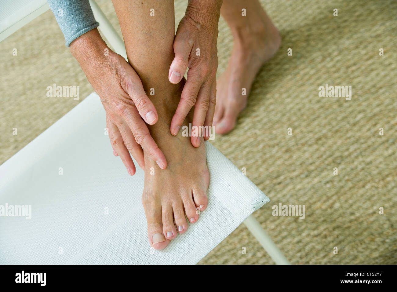 FOOT PAIN ELDERLY PERSON Stock Photo Alamy