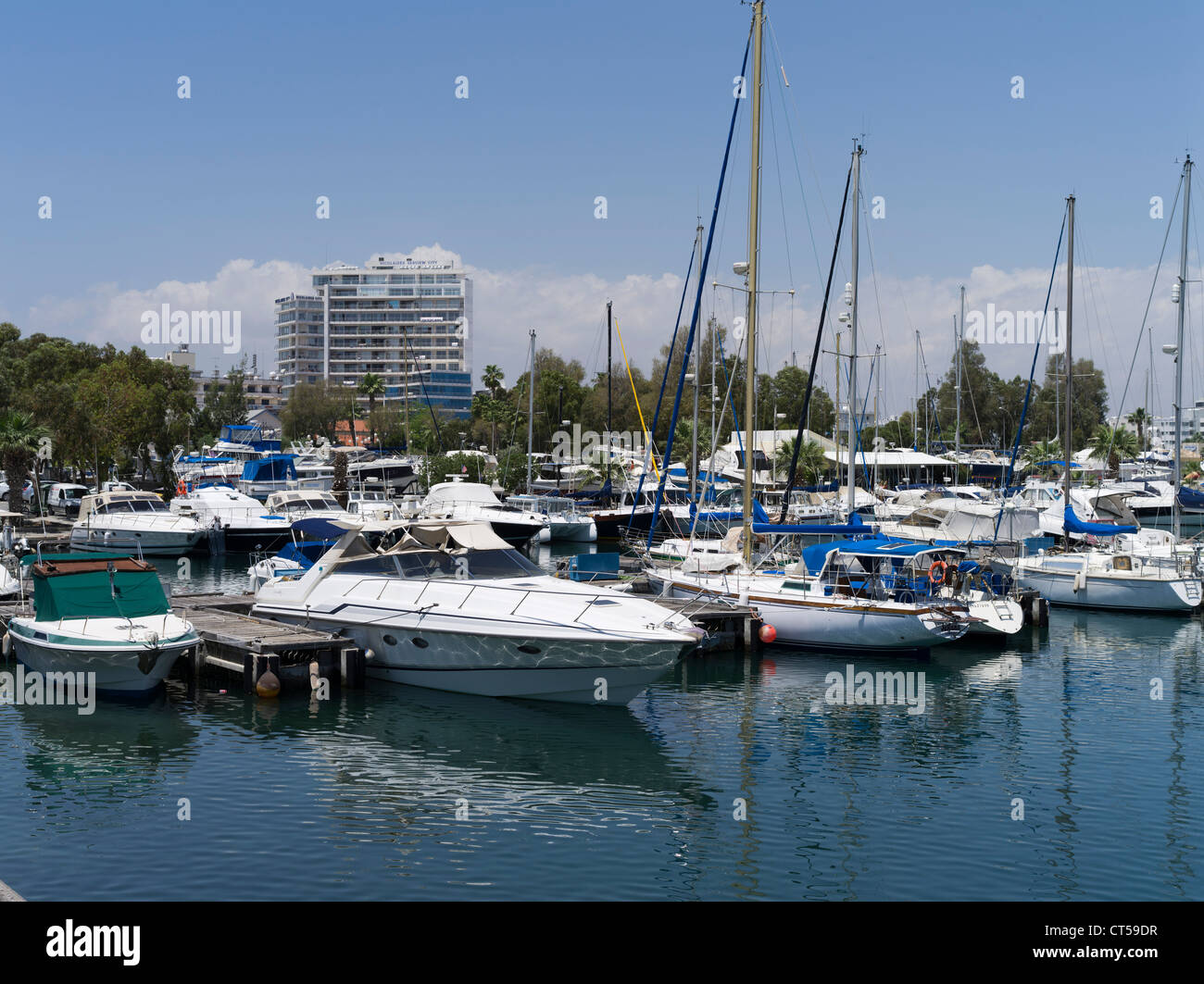 dh Larnaca Marina LARNACA CYPRUS Larnaka marina yachts leisure boats mooring jetties yacht Stock Photo