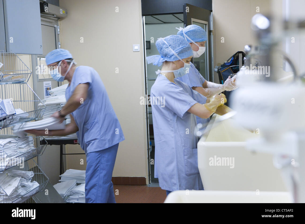 HAND WASHING IN HOSPITAL Stock Photo Alamy