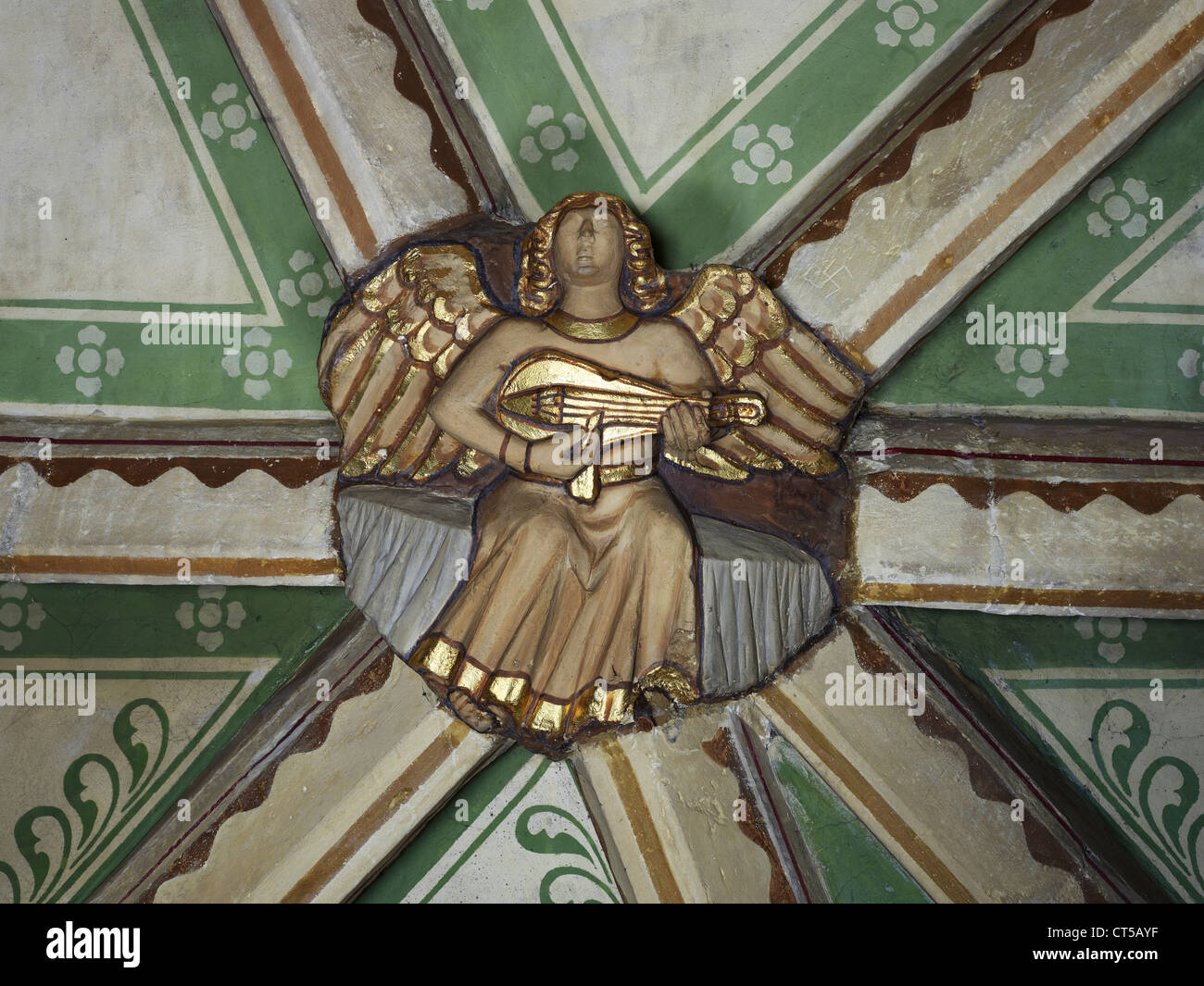 Tewkesbury Abbey. Angel and lute Nave roof boss Stock Photo Alamy