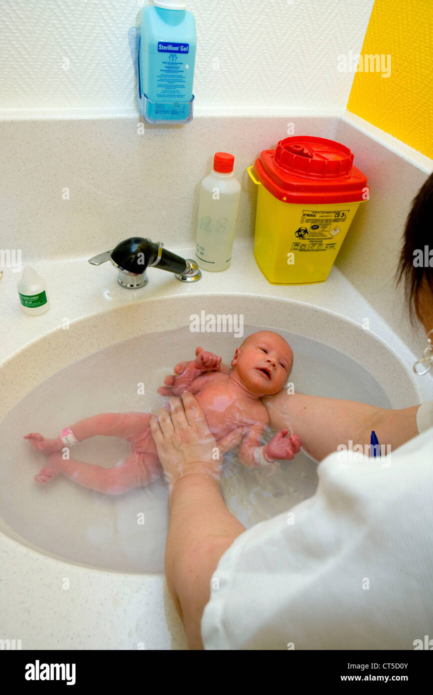 How To Take Bath Newborn Baby
