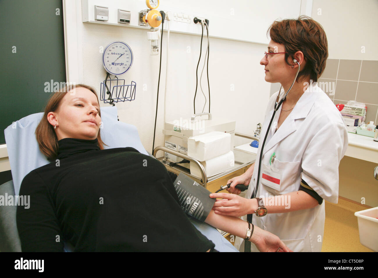 blood-pressure-pregnant-woman-stock-photo-alamy