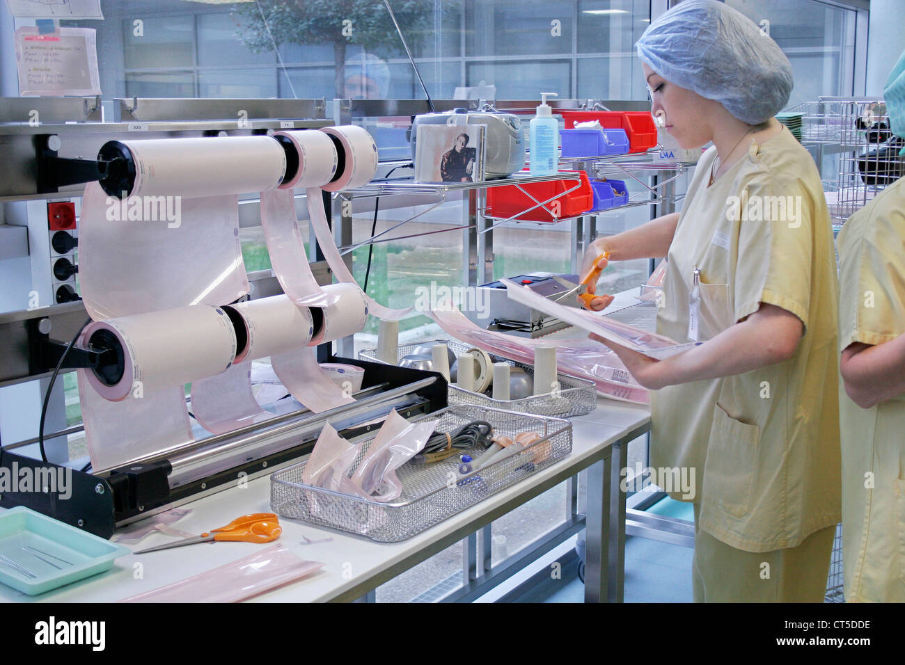 STERILIZATION OF MED. EQUIPMENT Stock Photo Alamy