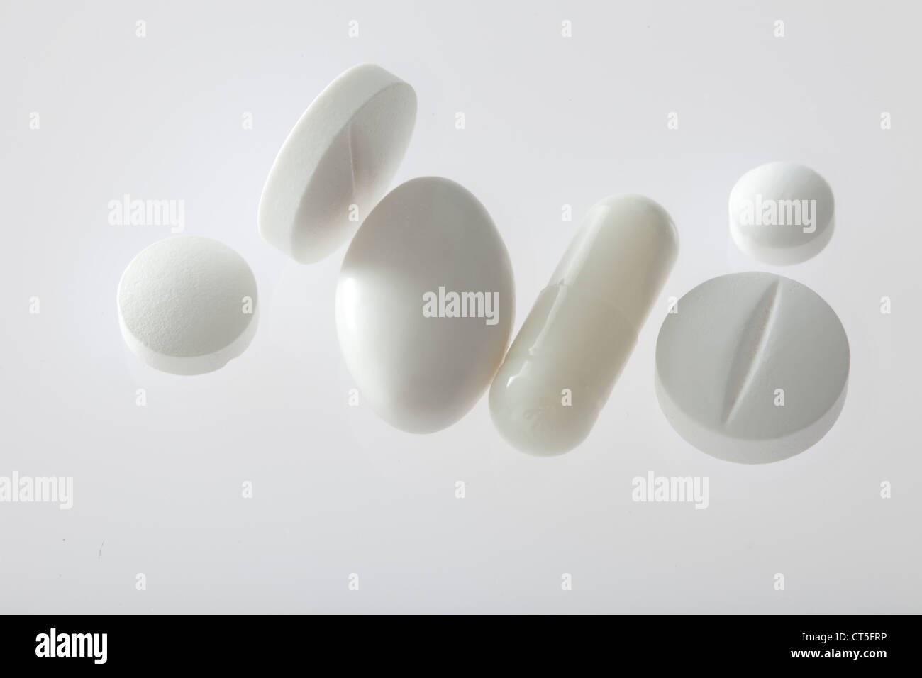 Scored tablets hi-res stock photography and images - Alamy