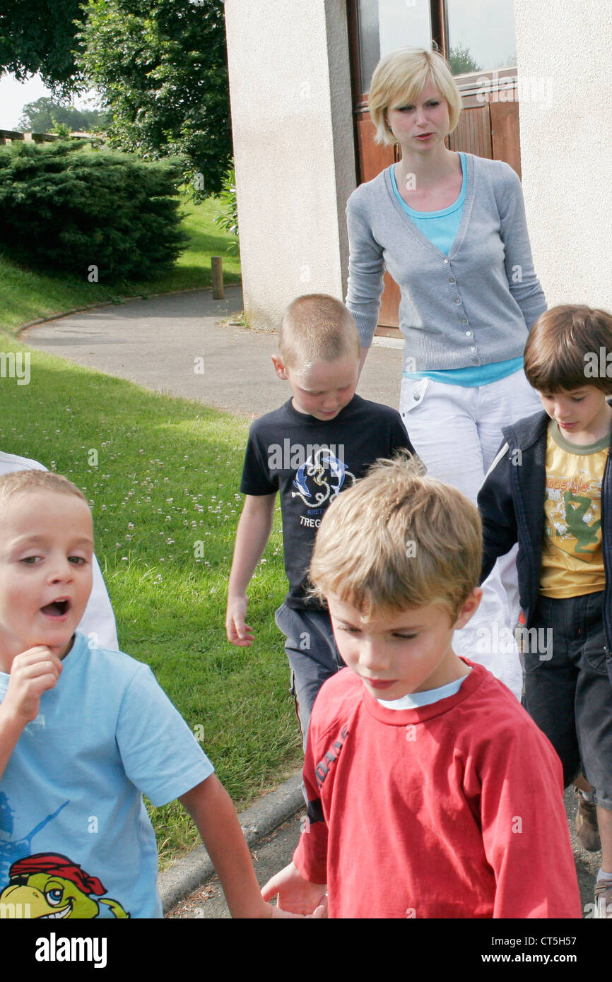 PRIMARY SCHOOL CLASS Stock Photo - Alamy