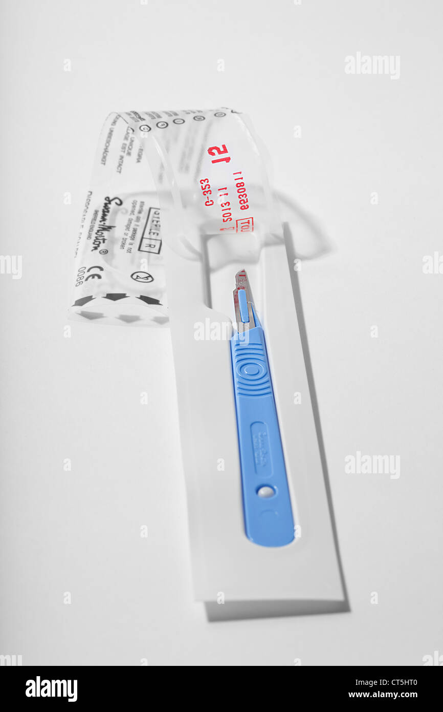 Surgical material hi-res stock photography and images - Alamy