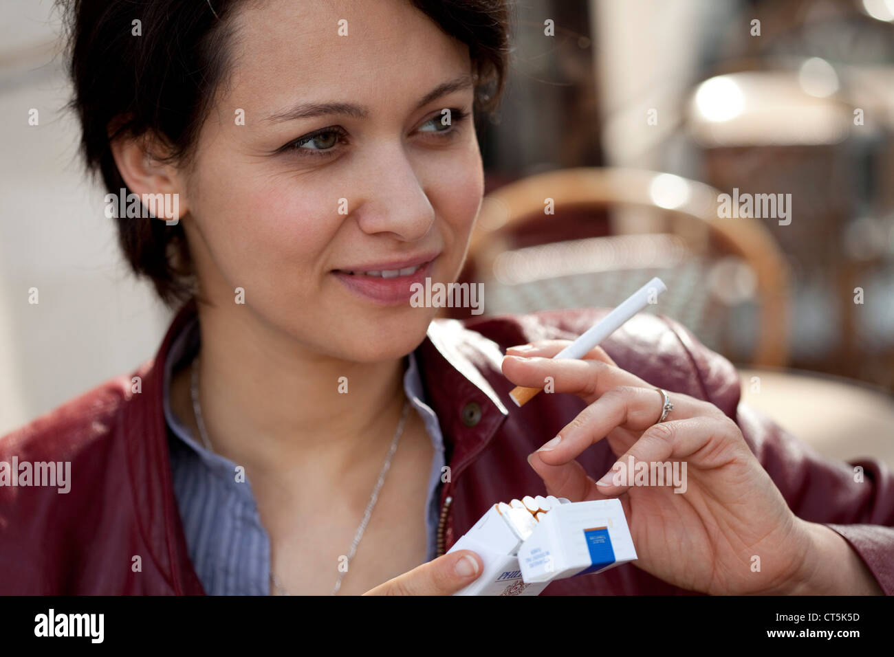 Packets old cigarettes hires stock photography and images Alamy
