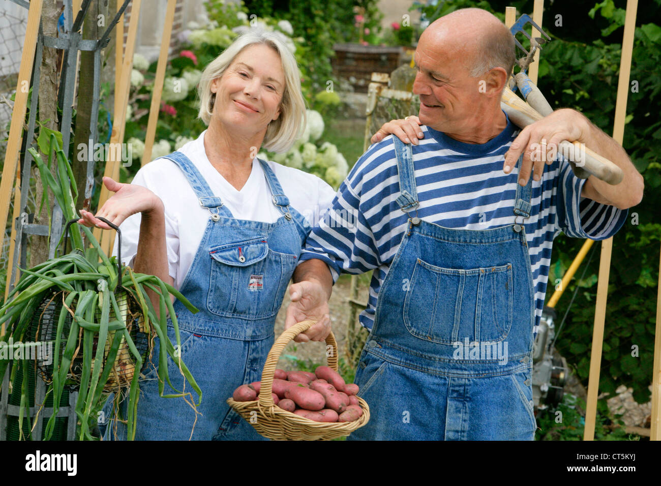 ELDERLY PERSON GARDENING Stock Photo - Alamy