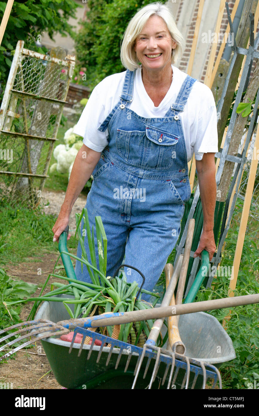 ELDERLY PERSON GARDENING Stock Photo - Alamy