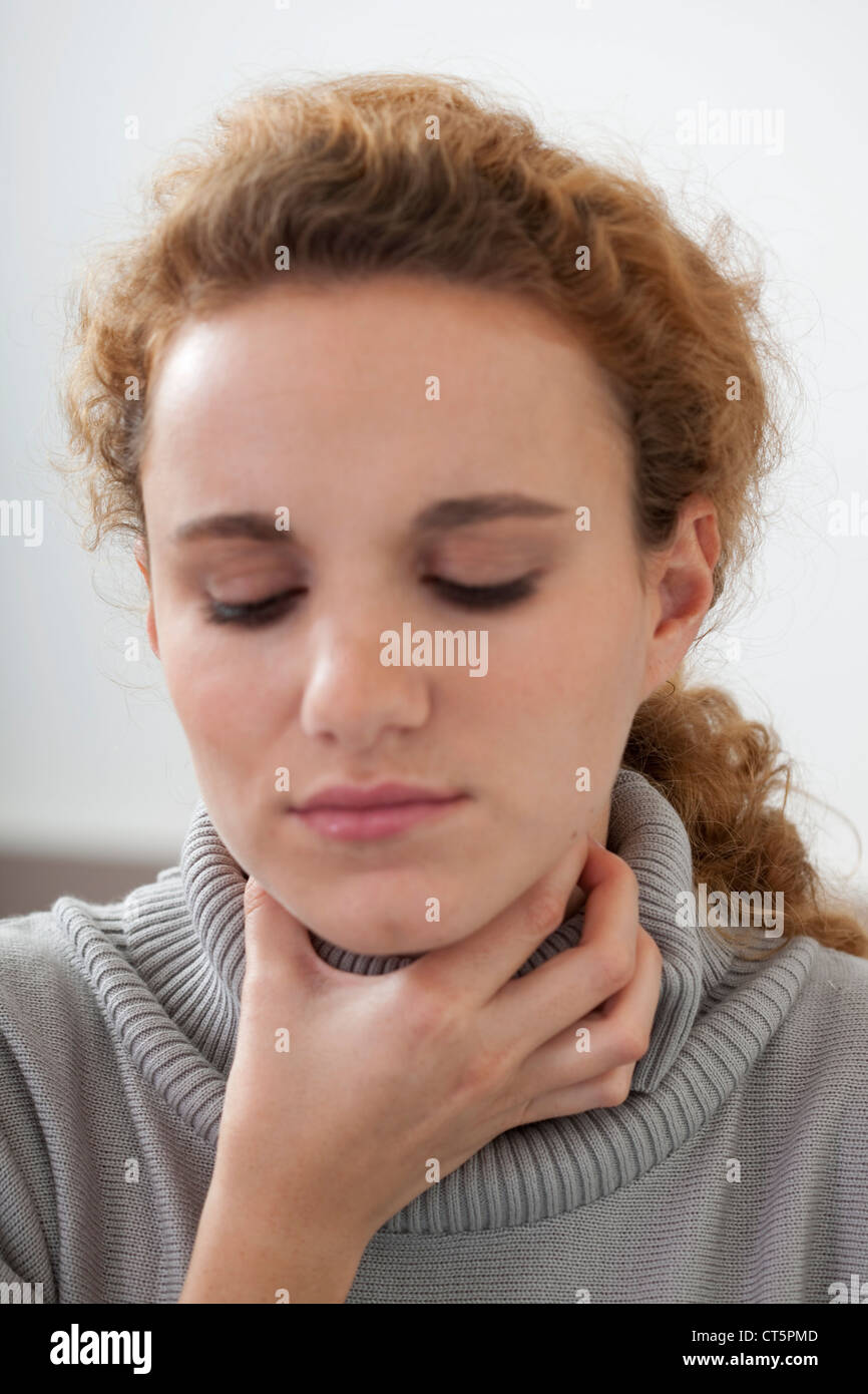 WOMAN WITH SORE THROAT Stock Photo Alamy