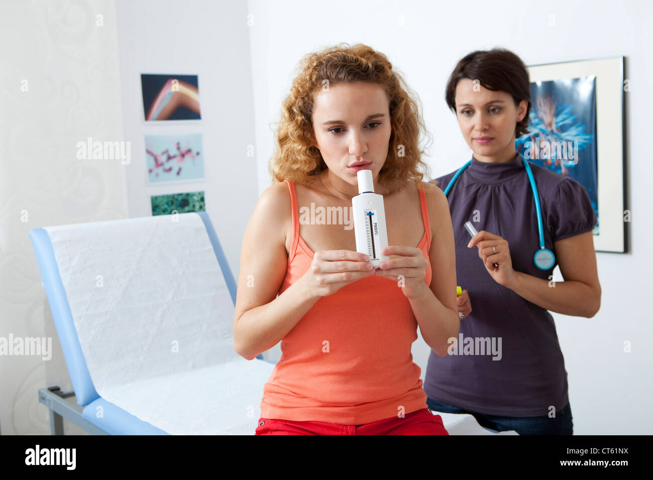 BREATHING, SPIROMETRY IN A WOMAN Stock Photo - Alamy