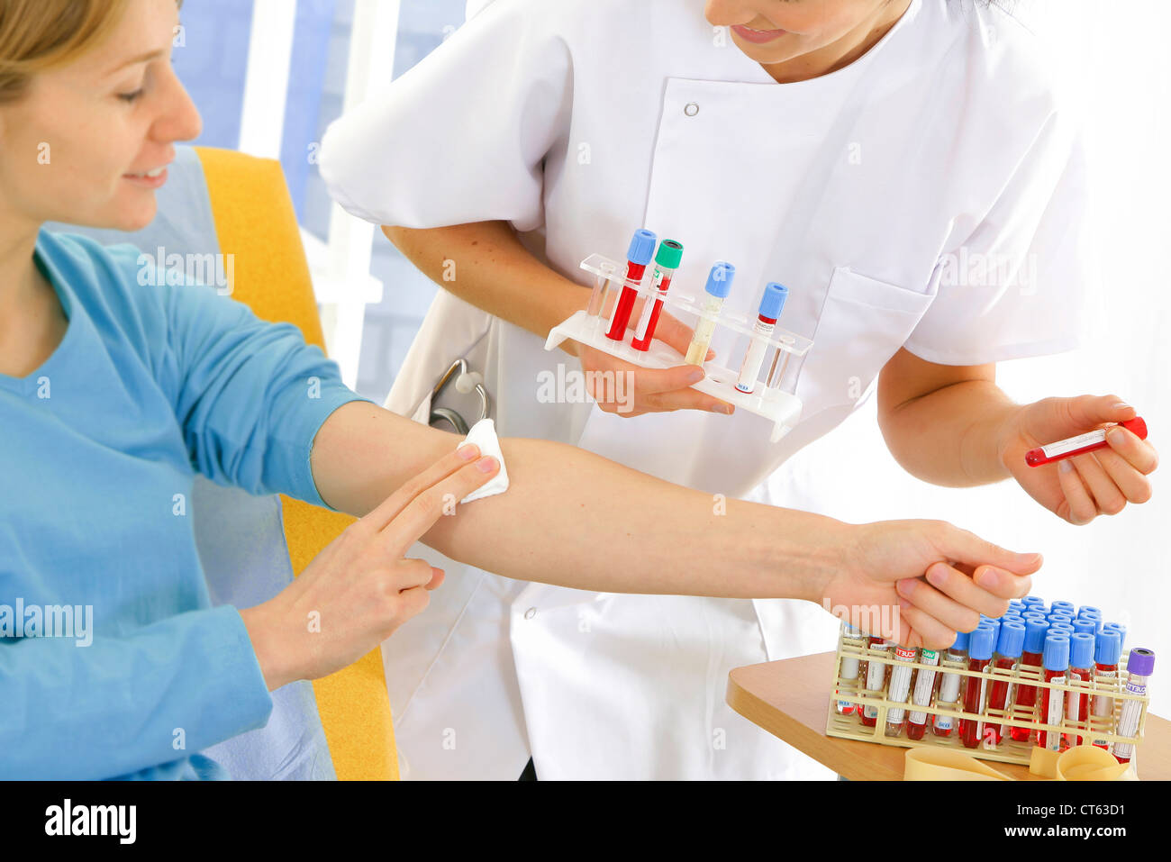 BLOOD SPECIMEN IN A WOMAN Stock Photo - Alamy