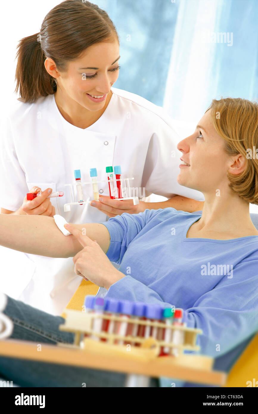 BLOOD SPECIMEN IN A WOMAN Stock Photo - Alamy