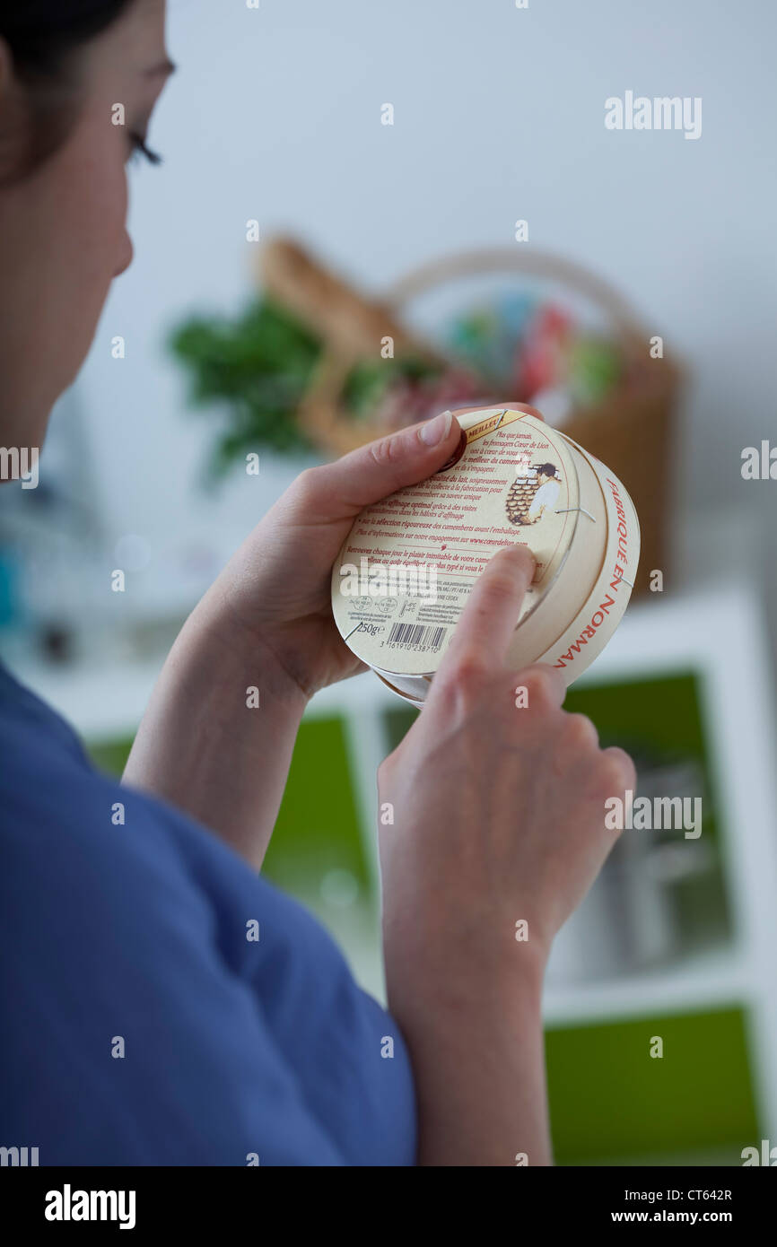 Woman labelling food hi-res stock photography and images - Alamy