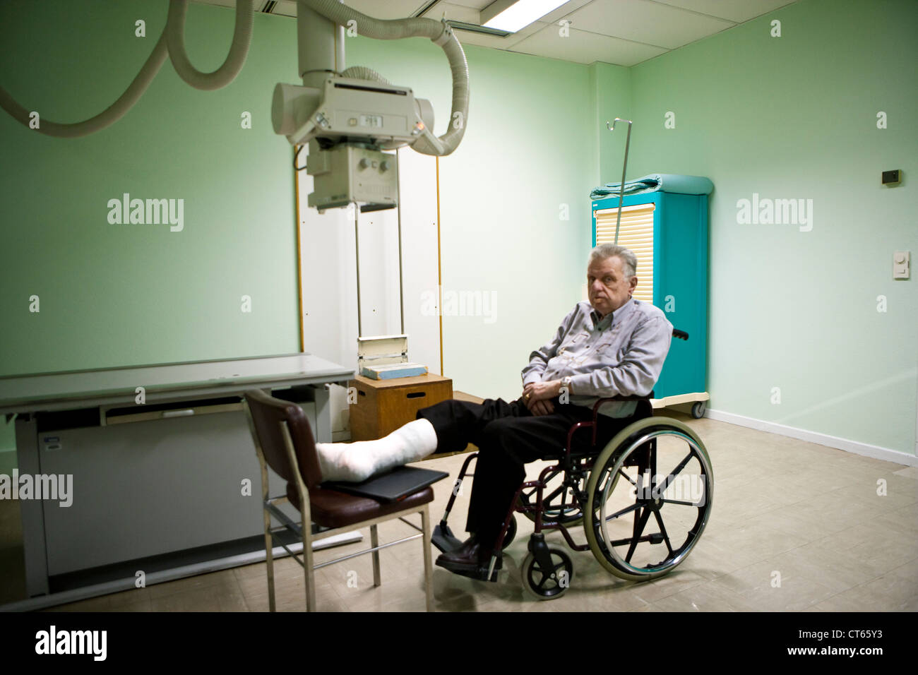 People feet wheelchair hires stock photography and images Alamy
