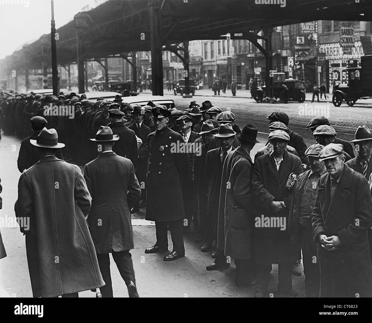 Great depression bread line hires stock photography and images Alamy