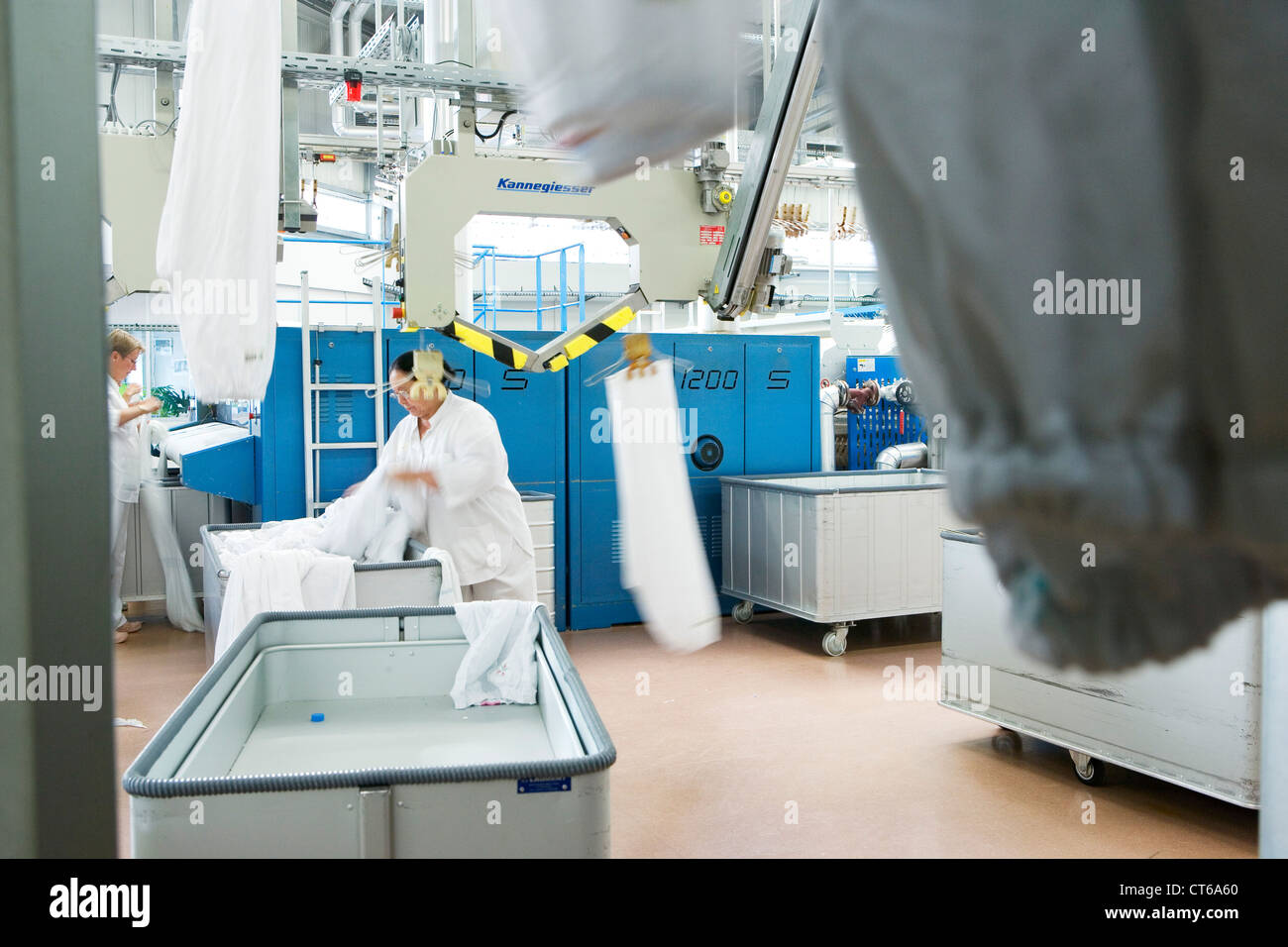 Laundry Workers High Resolution Stock Photography and Images Alamy