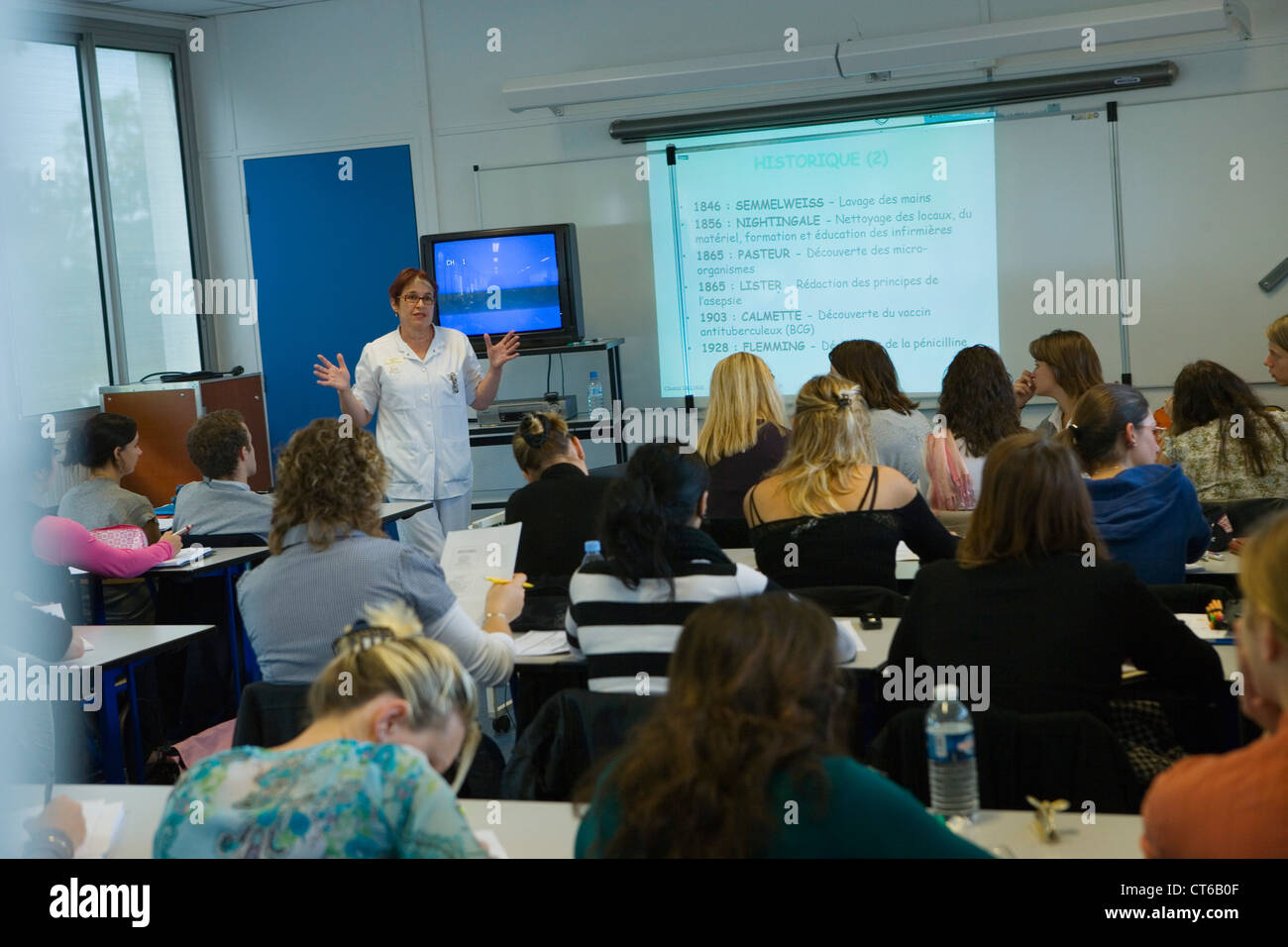 Women nursing staff hi-res stock photography and images - Alamy
